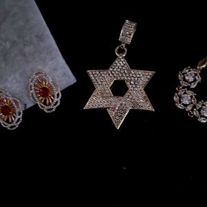 Jewelry for either men or women